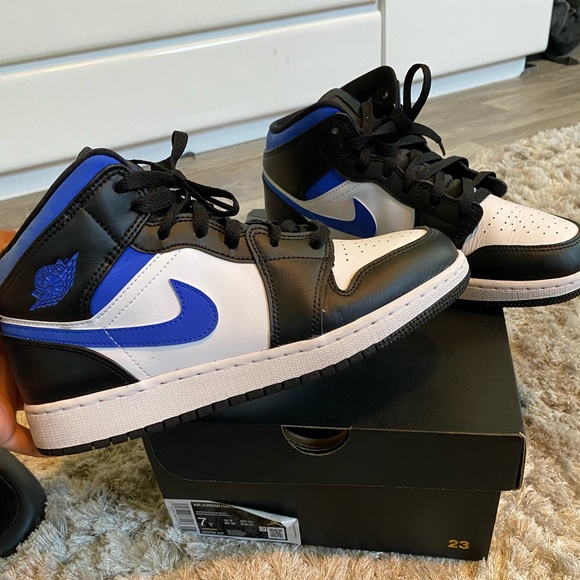 Air jordan mid white/racer blue-black Sz- 7Y